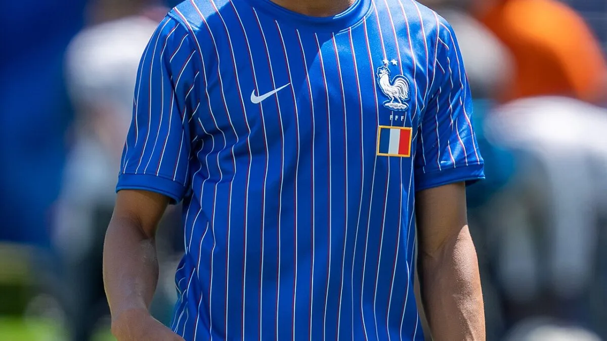 Mbappé decide de pênalti, França elimina o Paraguai e chega às quartas da Copa 2026 a um gol do recorde de Messi