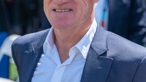Deschamps questiona a arbitragem, admite que a França foi inferior e se despede da seleção após 14 anos com um recorde histórico