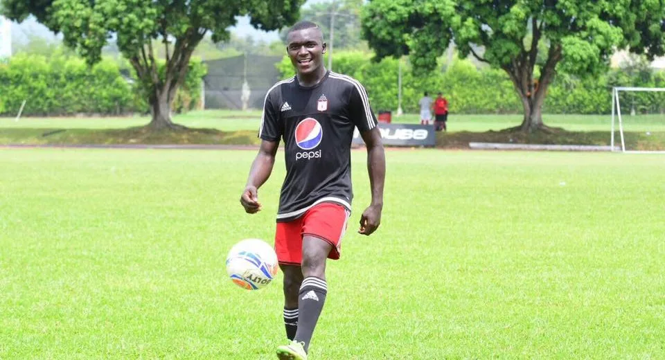 Viveros marca duas vezes, assume a artilharia isolada do Brasileirão, e Athletico-PR bate o Botafogo por 3 a 2 no Nilton Santos