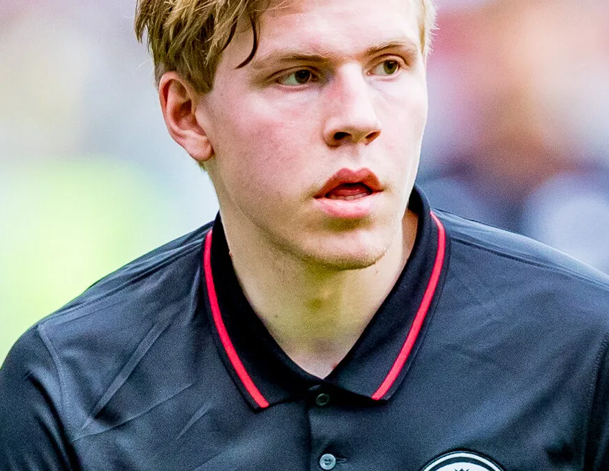 Com um a mais desde os 3 minutos, Bodo/Glimt goleia o NEC por 3 a 0 na Noruega e garante vaga na fase de liga da Champions